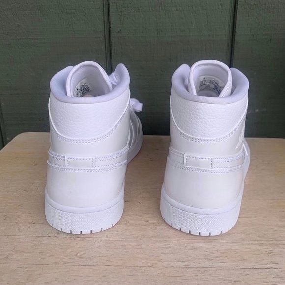 Air Jordan 1 Mid Triple White Patent Swoosh BQ6472-100 Women’s Size 11 Mens 9.5 - Picture 5 of 12